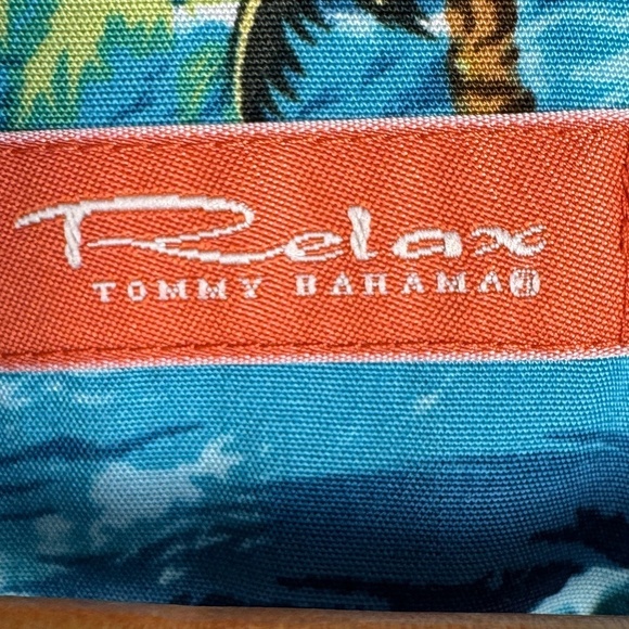 NEW Relax Tommy Bahama Women's Short Sleeve Tropical Beach Scene Camp Shirt L‎ - Picture 2 of 16